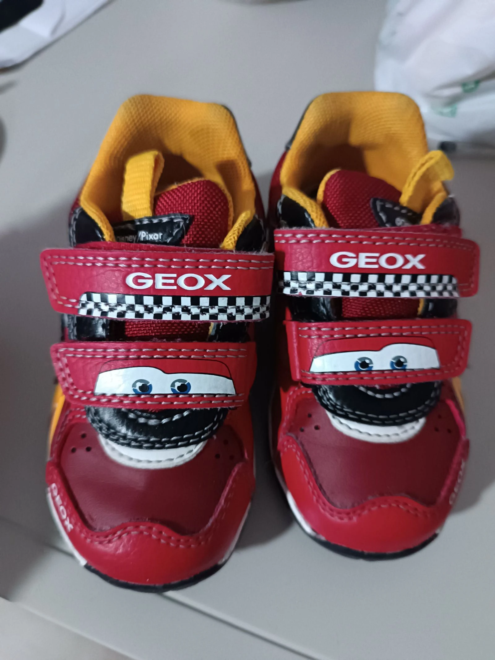 Zapatillas Geox con luz Cars